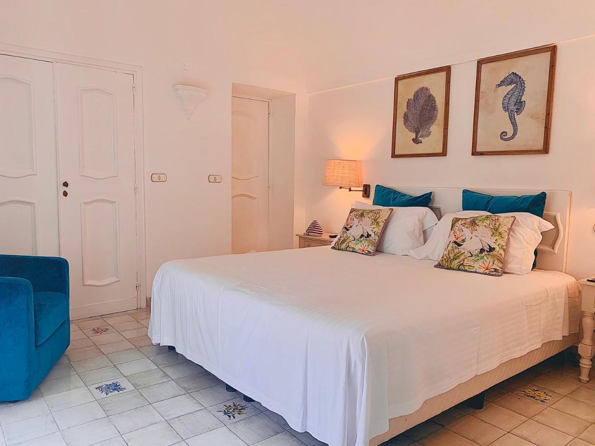Marunnella Suites กาปรี ภายนอก รูปภาพ