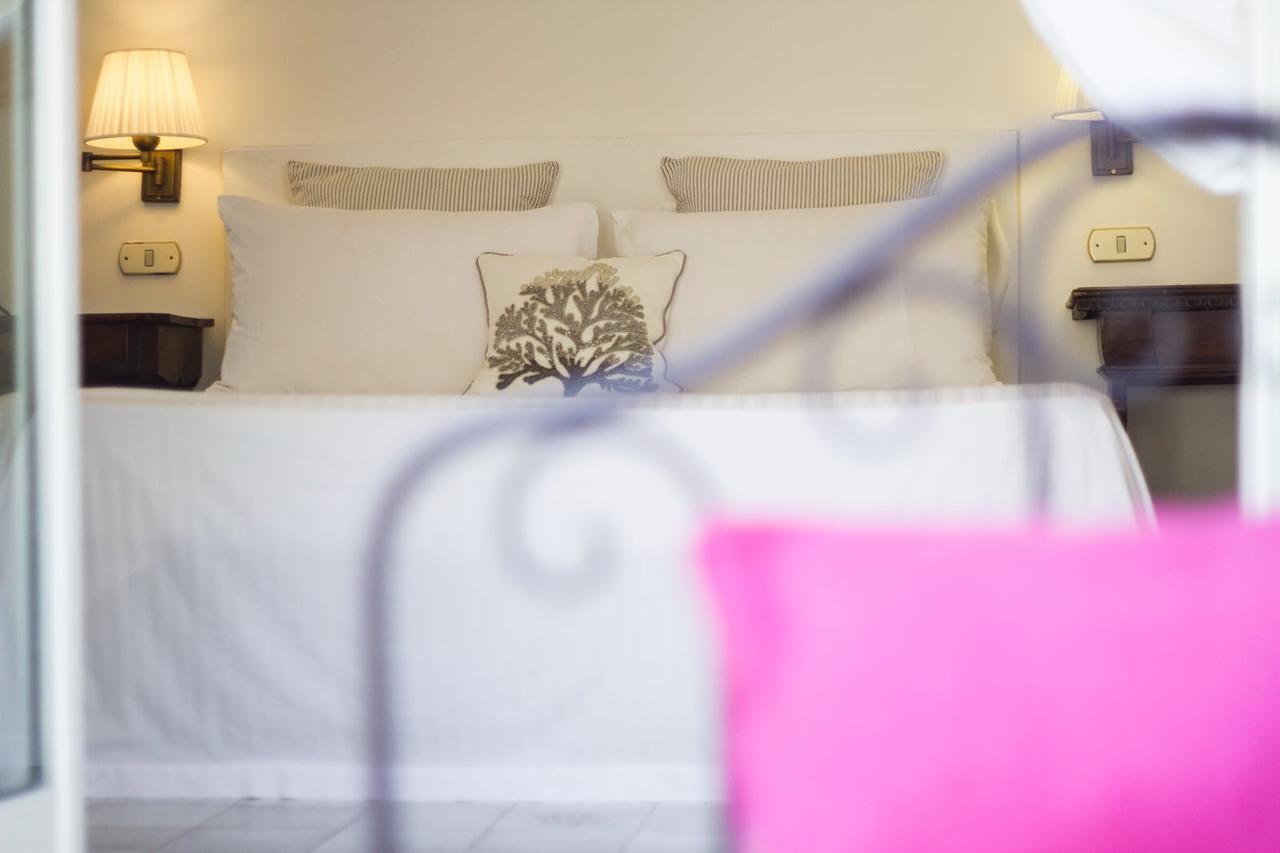 Marunnella Suites กาปรี ภายนอก รูปภาพ